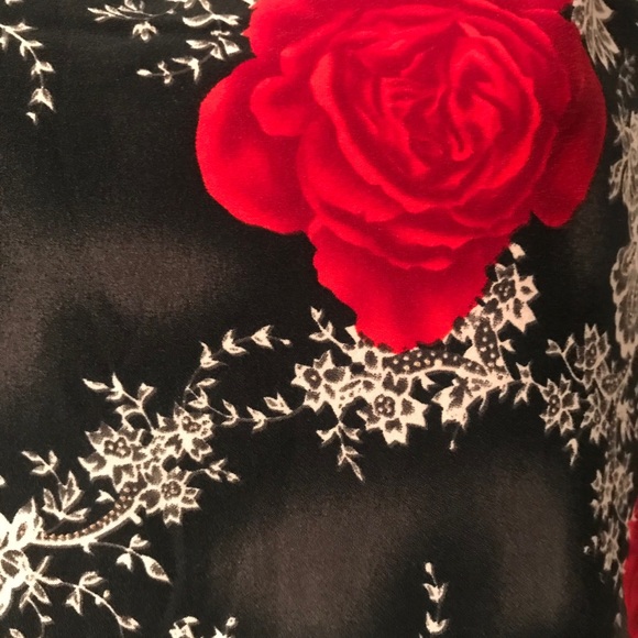 CAMISOLE WITH VIBRANT RED FLOWERS SZ XL - Picture 4 of 8